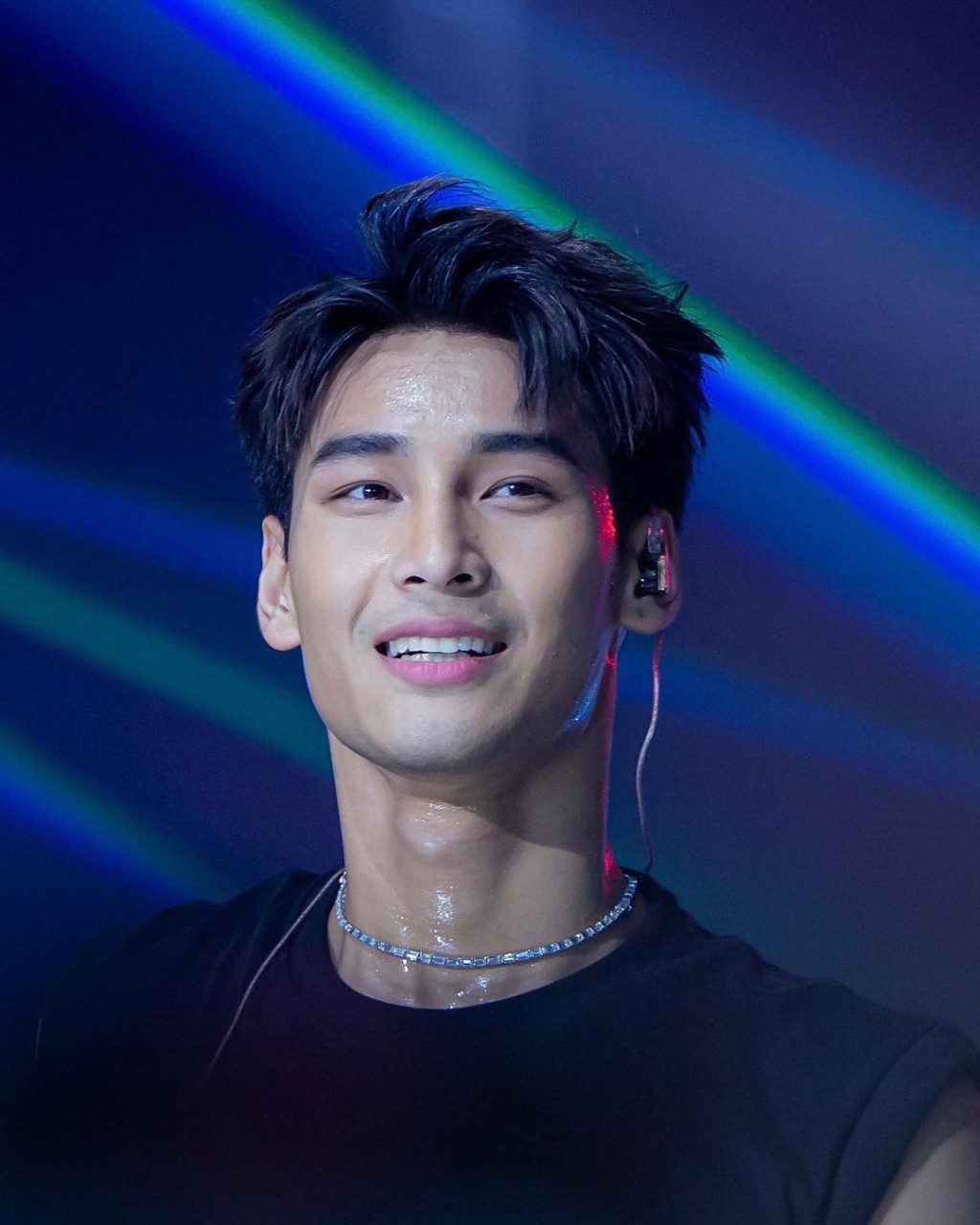 輪廓突出的Apo放喺香港娛圈都係屬於靚仔！